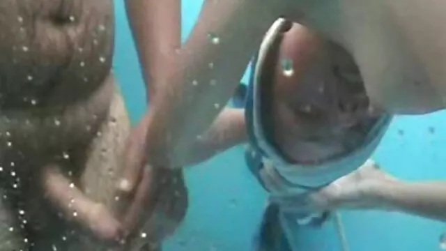 Nikki亲爱的2。 部分720p 印度的妻子性别的视频