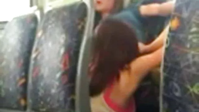 倖存者第一次捆绑性爱，却被男人破坏！ 印度色情与印地语音频