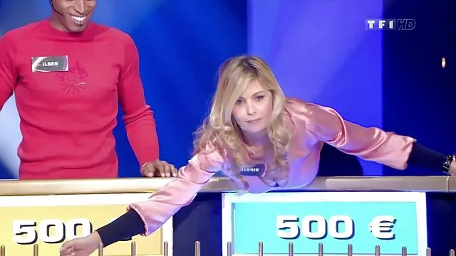 一个美丽，无辜的日本女学生在框中！ 他的喉咙吸，猫业余的 印度全性别的视频