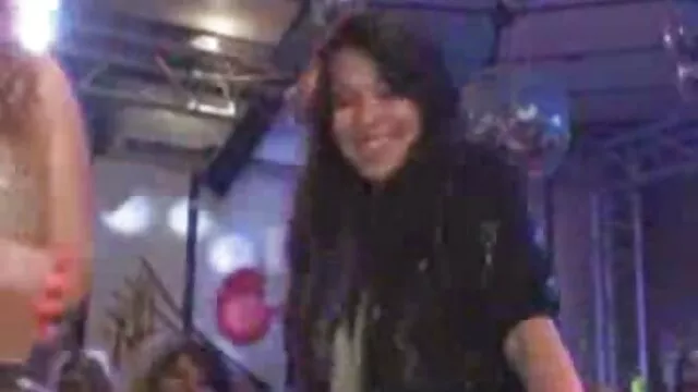 美丽的古董测试奴隶4。 印度公共性别的视频 B部分