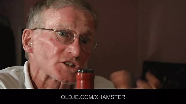 纳塔利娅*福雷斯特，阿里尔*安徒生，佐伊网站-Mezmerized（2018年)) 印度自制的性爱