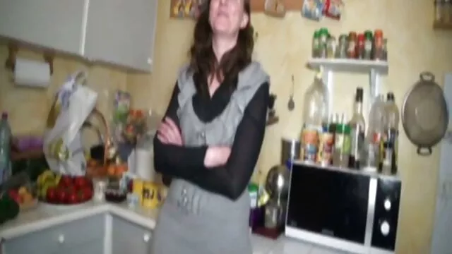 哭泣的婊子3。 part-Elise-720p 印度按摩色情